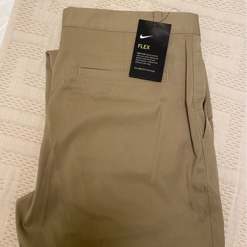 Nike | Men’s Golf Pant | Medium | 32x32 | Tan | NWT